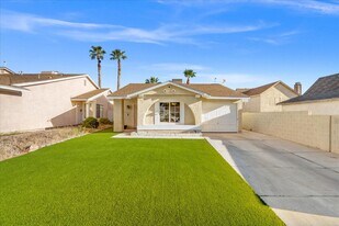 6564 Gazelle Dr in Las Vegas, NV - Building Photo