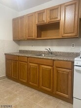 76 W 2nd St-Unit -2 in Bayonne, NJ - Building Photo - Building Photo