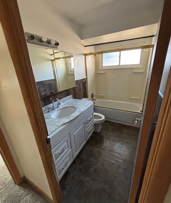 5074 Miller Ave in Maple Heights, OH - Building Photo - Building Photo