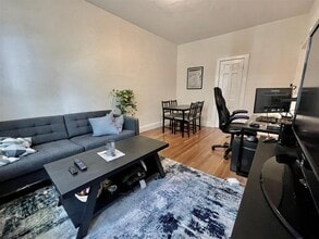 76 Martin St, Unit 6 in Cambridge, MA - Foto de edificio - Building Photo