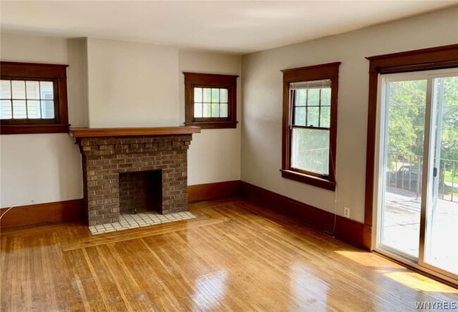 296 Sterling Ave in Buffalo, NY - Building Photo - Building Photo