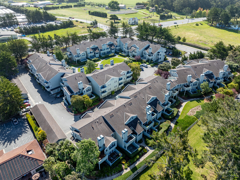 100-390 Troon Way in Half Moon Bay, CA - Foto de edificio