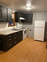 11 Cross St, Unit 2 in Westfield, MA - Building Photo - Building Photo
