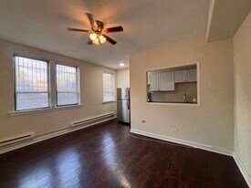 3346 N Marshfield Ave, Unit 102 in Chicago, IL - Building Photo