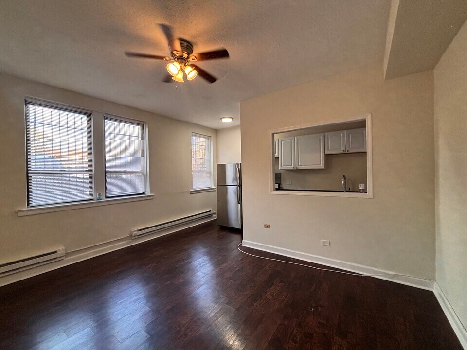 3346 N Marshfield Ave, Unit 102 in Chicago, IL - Building Photo