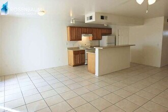 13211 S Kin Cir in Arizona City, AZ - Foto de edificio - Building Photo