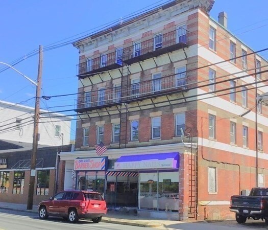 1076 Washington St in Norwood, MA - Building Photo