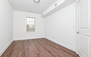 225 Bay St in Jersey City, NJ - Building Photo - Building Photo