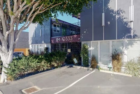 10333 Santa Monica Blvd in Los Angeles, CA - Foto de edificio - Building Photo