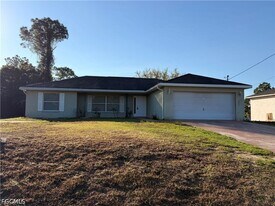 1040 Grant Blvd in Lehigh Acres, FL - Building Photo