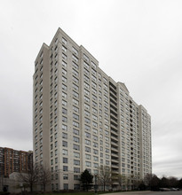 The Windsor in Toronto, ON - Building Photo - Building Photo