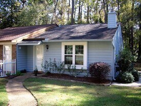 2111 Victory Garden Ln in Tallahassee, FL - Building Photo