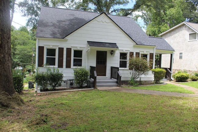 2637 Semmes St in Atlanta, GA - Foto de edificio - Building Photo