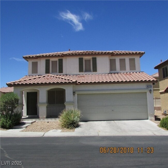 8233 Amphora St