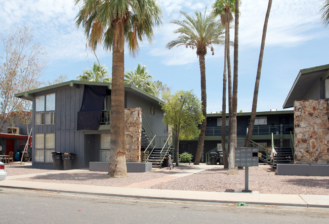 417-421 N Hill Dr in Mesa, AZ - Foto de edificio - Building Photo