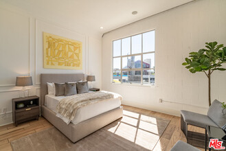 710 Orlando Ave in Los Angeles, CA - Building Photo - Building Photo