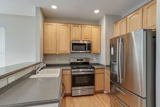 211 Medlock Ln in Alexandria, VA - Building Photo - Building Photo