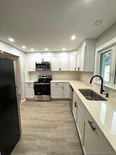 50 Morse Ave in Groton, CT - Building Photo - Building Photo