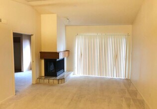 932 Acapulco Ct, Unit 932 in Colorado Springs, CO - Building Photo - Building Photo