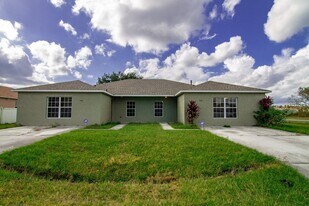 402 Bridgewater Ct in Kissimmee, FL - Building Photo