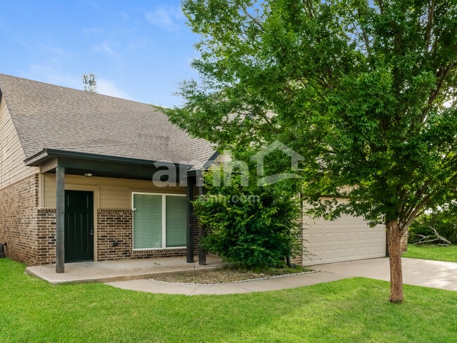 8229 NW 140th St in Oklahoma City, OK - Building Photo - Building Photo