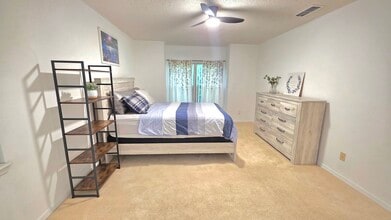 101 Bent Tree Dr in Daytona Beach, FL - Foto de edificio - Building Photo