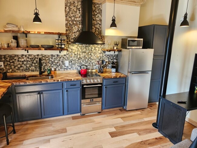 12 Adeo Ln, Unit Awesome Mountain Apartmen