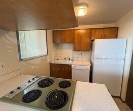 203-205 S Elizabeth St in Milton-Freewater, OR - Building Photo - Building Photo