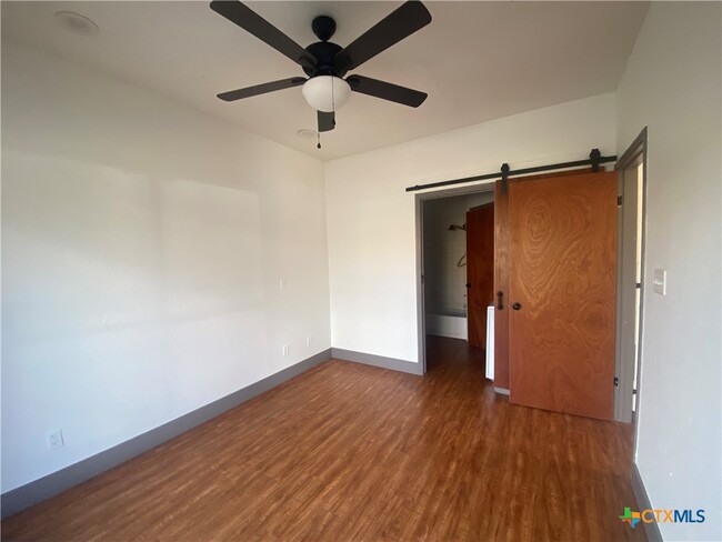 property at 421 W San Antonio St