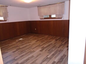 1201 Midyett Rd in St. Joseph, MO - Foto de edificio - Building Photo