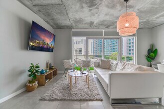 3250 NE 1st Ave in Miami, FL - Building Photo - Building Photo