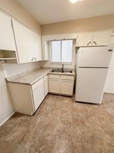 430 NW Mission Blvd in Lawton, OK - Foto de edificio - Building Photo