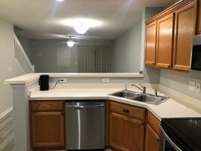 102 Pine Bluff Dr in Summerville, SC - Building Photo - Building Photo