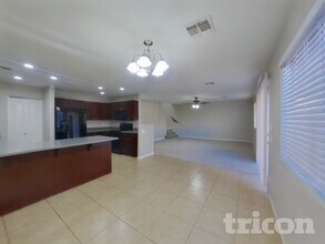 396 W Corriente Ct in San Tan Valley, AZ - Foto de edificio - Building Photo