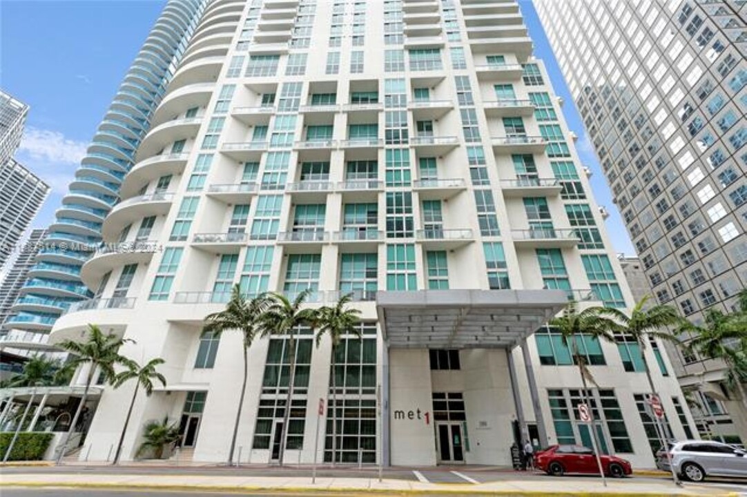 300 S Biscayne Blvd, Unit T-1608 in Miami, FL - Building Photo