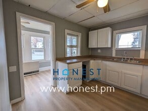 36 Monroe St in Augusta, ME - Building Photo - Building Photo