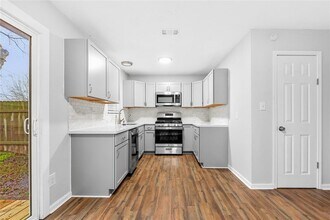 10511 Man O War Ave in Austin, TX - Building Photo - Building Photo