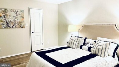 2905 Charing Cross Rd, Unit 7 in Falls Church, VA - Building Photo - Building Photo