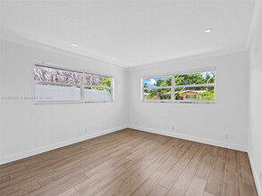 6301 NE 20th Ave in Fort Lauderdale, FL - Building Photo - Building Photo