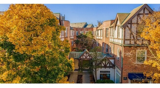 property at 918 Green Bay Rd