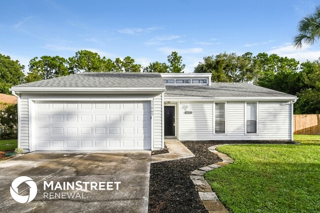 property at 11665 Summer Tree Rd N