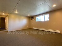 1401-142B 2b St S - 16
