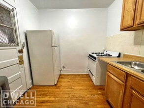 2327 N Spaulding Ave, Unit 1 in Chicago, IL - Building Photo - Building Photo