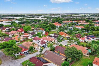 17329 NW 62nd Ct in Hialeah, FL - Building Photo - Building Photo
