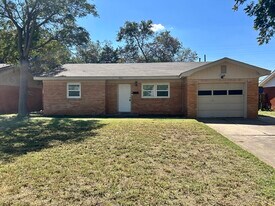 2807 60th St in Lubbock, TX - Building Photo