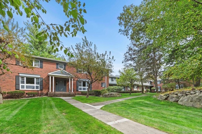 property at 106 Yorkshire Dr
