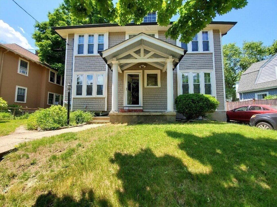 69 Saco St in Newton, MA - Building Photo