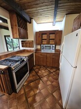 1100 Ainalako Rd in Hilo, HI - Building Photo - Building Photo