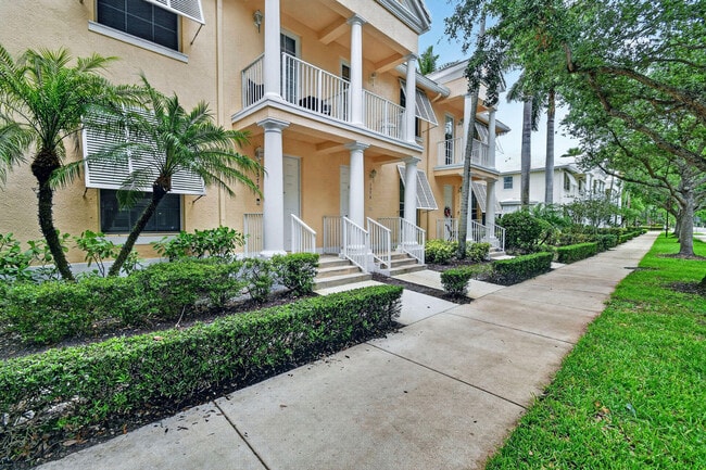 1579 Frederick Small Rd in Jupiter, FL - Building Photo - Building Photo