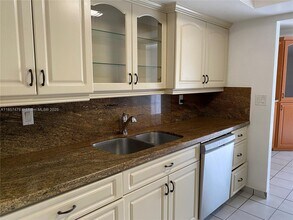 10925 SW 113th Pl in Miami, FL - Building Photo - Building Photo